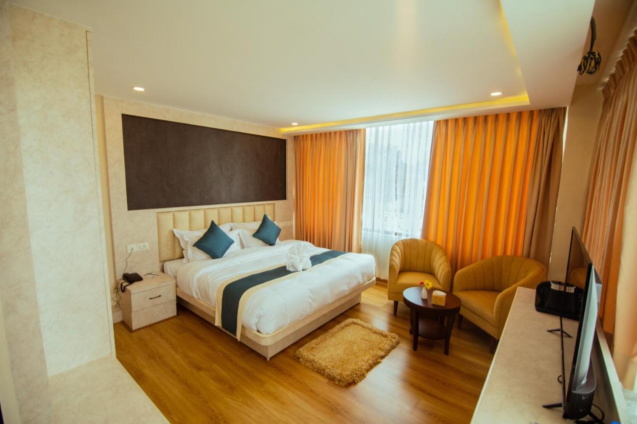 Hotel Black Diamond - Transit Point Inside Hotel Catmandu Exterior foto