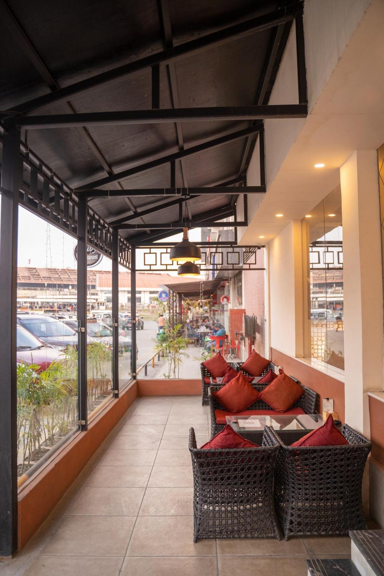 Hotel Black Diamond - Transit Point Inside Hotel Catmandu Exterior foto